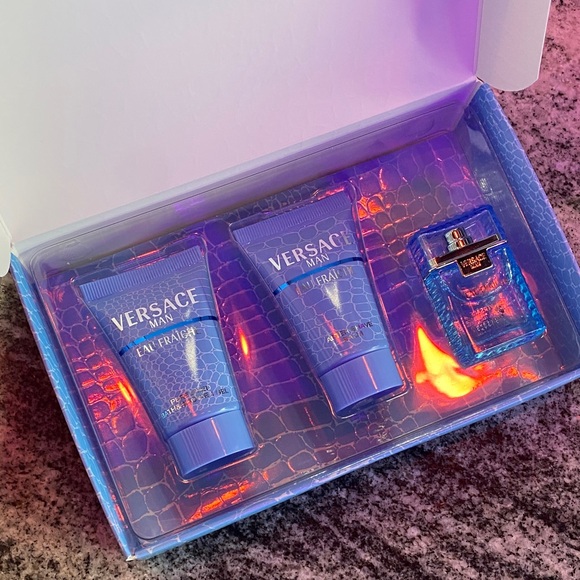 Versace Man Eau Fraiche mini fragrance set NIB! - Picture 2 of 2